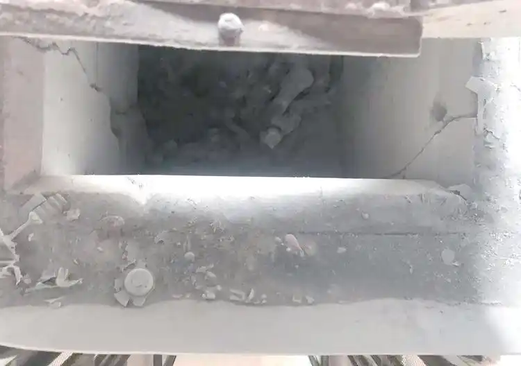 铝熔化炉耐火材料失效问题与解决方案