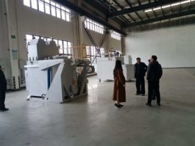 三门峡那晚唱了《我爱你中国》，第二天客户就把合同签了