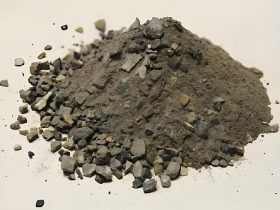 感应炉的“金钟罩”怎么选？材料不对，三个月就烧穿！